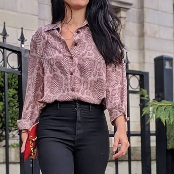 Gabriella Fashion Tops - Silk vintage animal print blouse size M